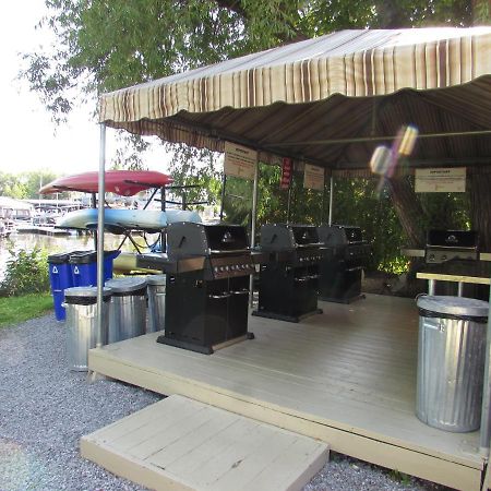 Superbe Condo Bord De L'Eau A Magog Zewnętrze zdjęcie