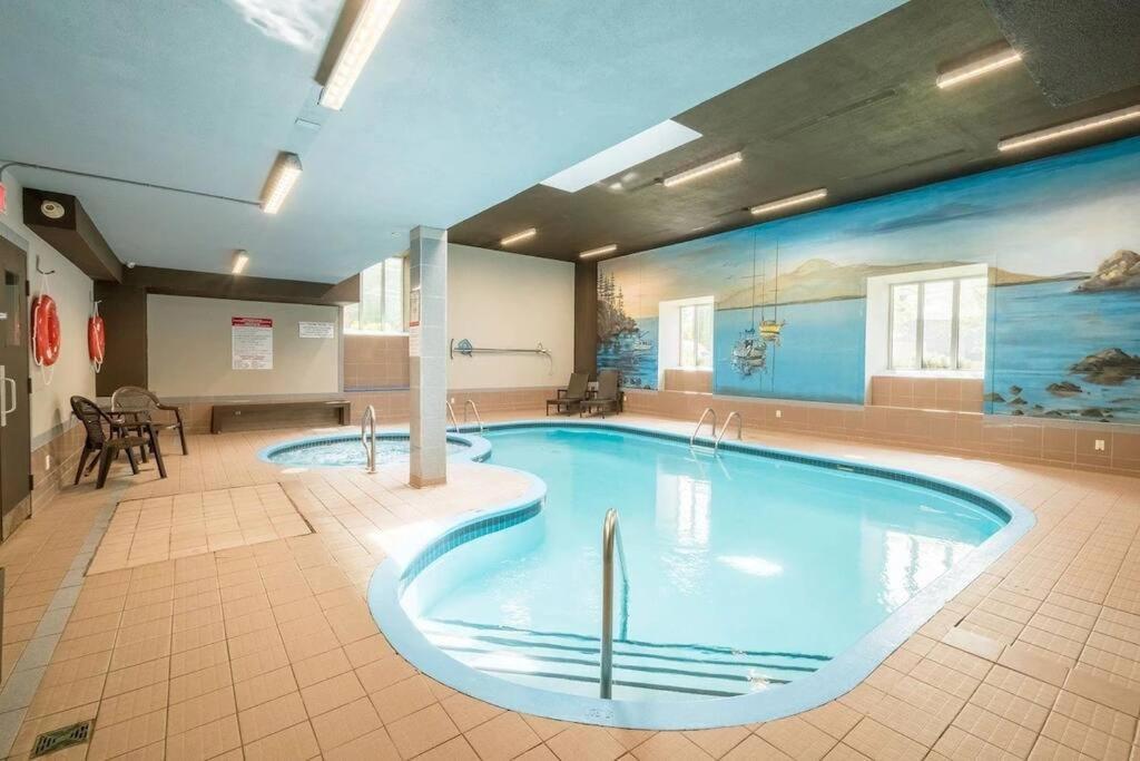 Superbe Condo Bord De L'Eau A Magog Zewnętrze zdjęcie