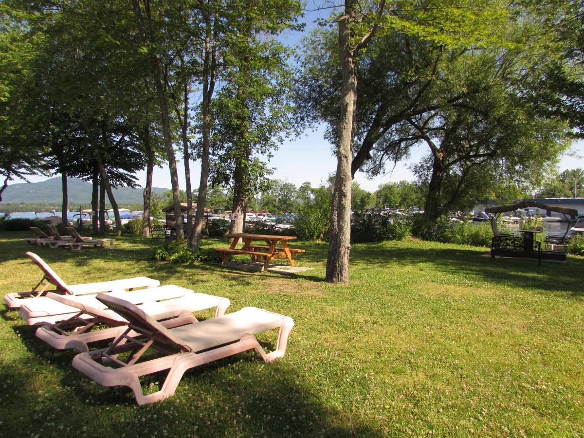 Superbe Condo Bord De L'Eau A Magog Zewnętrze zdjęcie