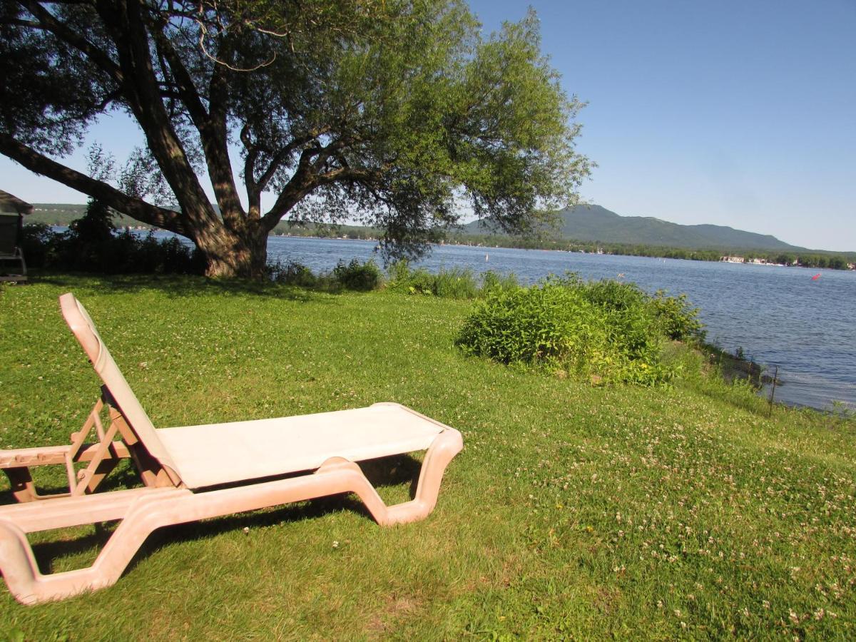 Superbe Condo Bord De L'Eau A Magog Zewnętrze zdjęcie